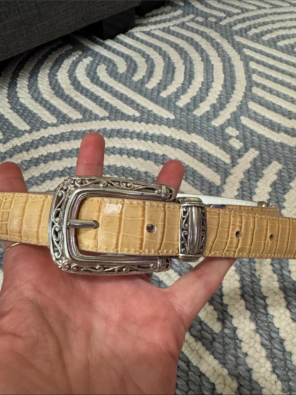 Vintage Brighton B2701 Reversible White Tan Croc Embossed Leather Belt Hinged